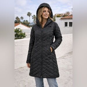 The North Face Women’s 700 Fill Down Hooded Long Jacket Black Small